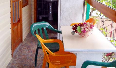 Летние домики в центре. Геленджик.