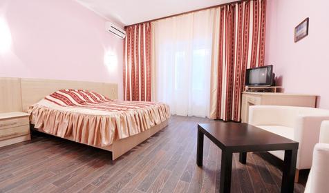 Однокомнатный номер Комфорт. База отдыха Роза ветров, Ейский район, ст. Должанская, коса Долгая