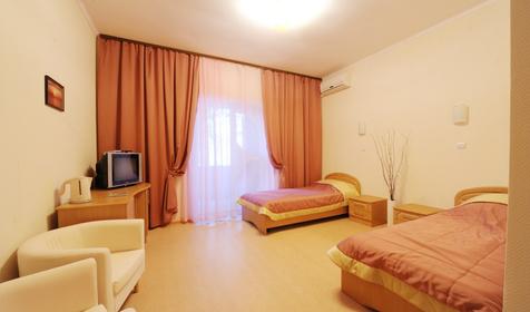 Однокомнатный номер Комфорт. База отдыха Роза ветров, Ейский район, ст. Должанская, коса Долгая