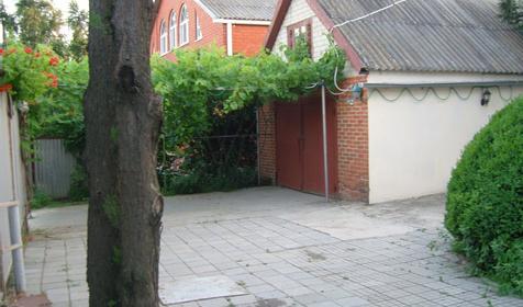 Место для парковки. Гостевой дом "Бунис", ст. Голубицкая