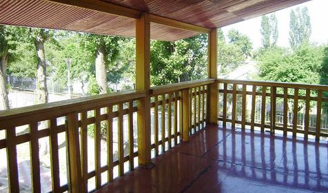 Веранда в двухэтажном летнем корпусе. База отдыха Прибой, г. Ейск