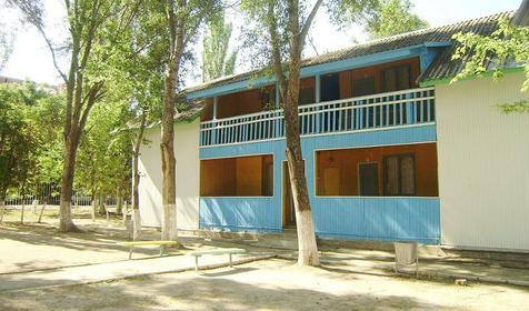 Летний двухэтажный коттедж. База отдыха Прибой, г. Ейск