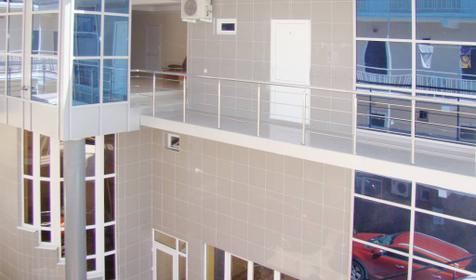 Стеклянный корпус гостиницы "АГ-Флоренсия", г. Сочи, Лазаревский р-н, п. Лазаревское