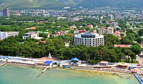 Вид с моря. SPA Hotel & Wellness Приморье Grand Resort Hotel , г. Геленджик