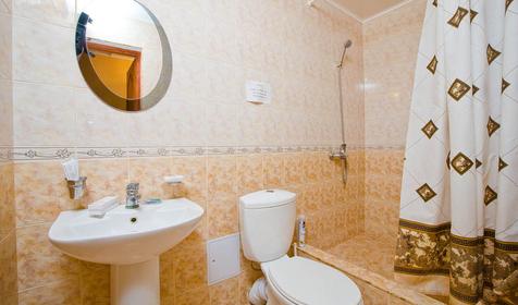 Санузел номера Стандарт. Гостиница Самара, г. Геленджик