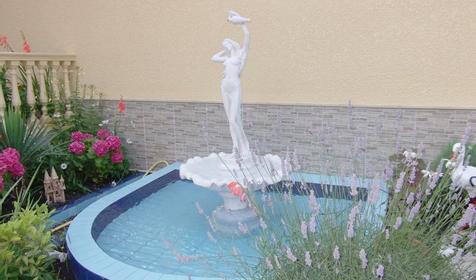 Фонтан, гостевой дом Лаура, п. Головинка