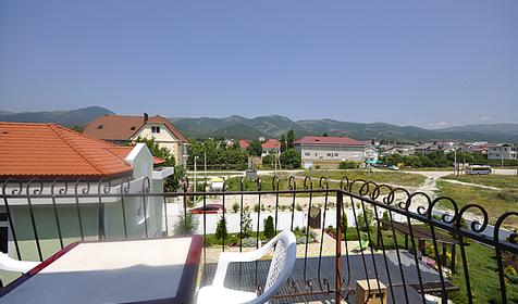 Балкон четырехместного номера. Гостевой дом У трех гор, г. Геленджик, с. Кабардинка