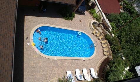 Бассейн (вид сверху). Отель Афродита, г. Сочи, Адлерский район