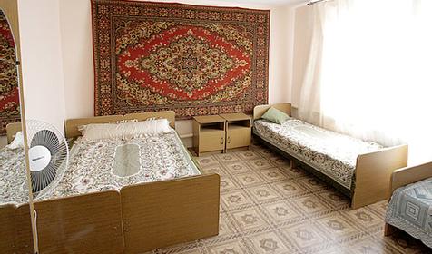 Трехместный номер с удобствами на этаже. Гостевой дом На горной, п. Кабардинка