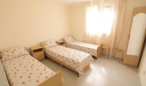 Трехместный эконом с удобствами на этаже. Гостевой дом На горной, п. Кабардинка