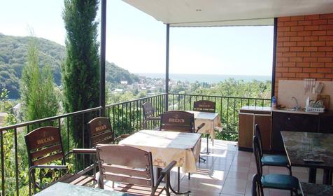 Вид с террасы гостевого дома Амелия, п. Лоо