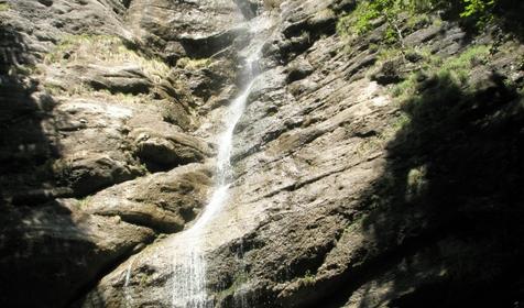 Никитинский водопад. Гостевой дом Куршевель-Кавказ, п. Никитино