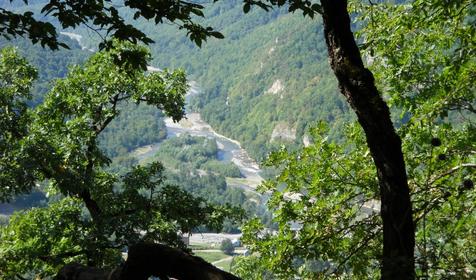 Вид на р. Лаба. Гостевой дом Куршевель-Кавказ, п. Никитино