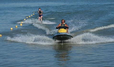 Экстремальные водные развлечения. Клуб-отель Торнадо, г. Ейск