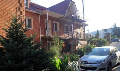 Частный гостиничный комплекс Ред Хауз, п. Шепси