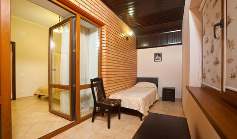 Семейный двухкомнатный номер. Гостевой дом ЛЮБОМИР, г. Анапа, п. Витязево