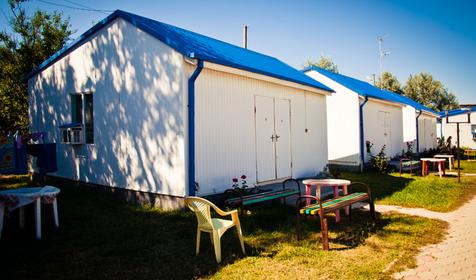 Трехместные домики Стандарт. База отдыха Дельфин, Темрюкский район, п. Пересыпь