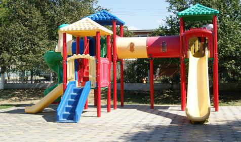 Детская площадка в 150 м от гостевого дома Парус, г. Анапа, п. Витязево