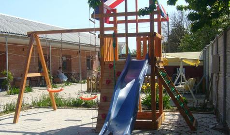 Детская площадка. Гостевой дом Баден-Баден, Темрюкский р-н, п. Кучугуры