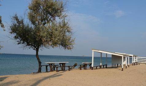 Пляж. База отдыха Бригантина, Темрюкский район, ст. Голубицкая