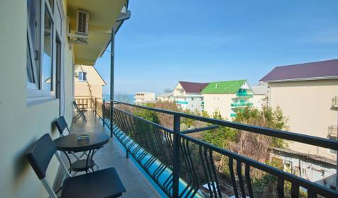 Балкон в номере частной гостиницы Уют, г. Сочи, Адлер