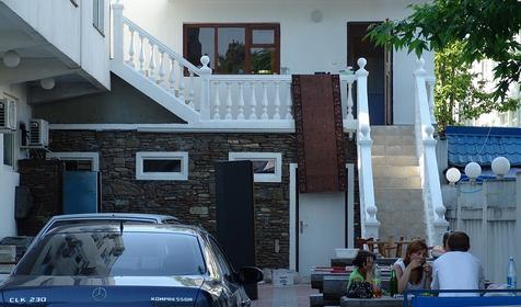 Автостоянка. Гостиница Илиада, г. Сочи, Адлерский район