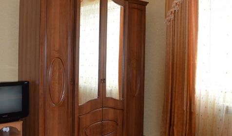 Пятиместный эконом с удобствами на этаже. Гостевой дом Елена, п. Кабардинка