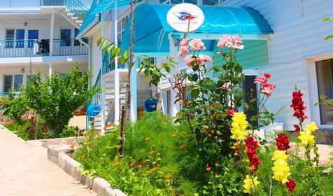 Фасад гостиничного дома У Светланы, Туапсинский р-н, п. Джубга