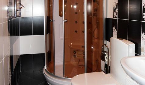 Ванная номера Люкс с лоджией. Номер Люкс с лоджией. Гостевой дом Багира, г. Геленджик, с. Дивноморское