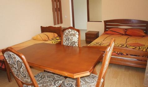 Трехместный номер. Гостиница Лилия, г. Сочи, п. Лазаревское