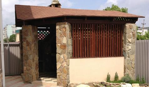 Беседка с мангалом. Гостевой дом Мезонин, п. Архипо-Осиповка