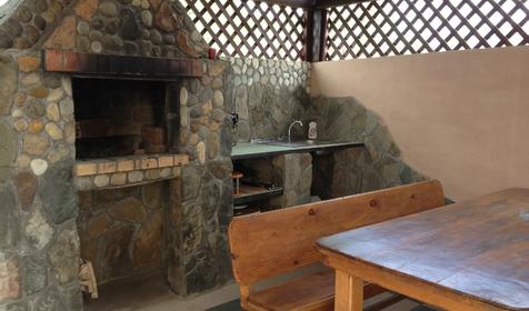 Беседка с мангалом. Гостевой дом Мезонин, п. Архипо-Осиповка