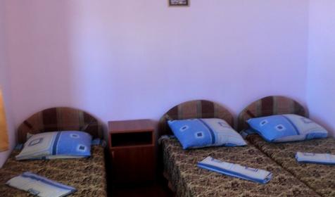 Трехместный номер, Гостиница Ласточка, г. Геленджик, п. Архипо-Осиповка