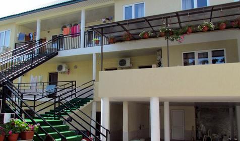 Гостиница Райский уголок, п. Лоо