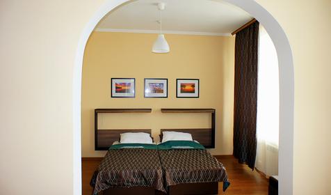 Двухкомнатный номер Люкс. Гостиница Вилла Плаза, г. Сочи, Лазаревский район, п. Лазаревское