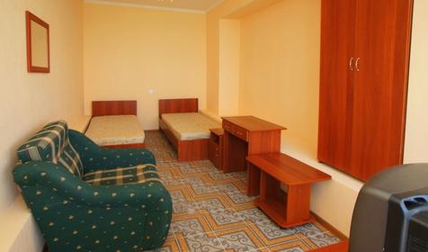 Трехместный эконом. Гостиница Вилла Плаза, г. Сочи, Лазаревский район, п. Лазаревское