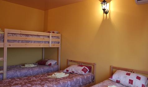 Трех-, четырехместный стандарт. Отель Relax Hotel, г. Геленджик, с. Архипо-Осиповка