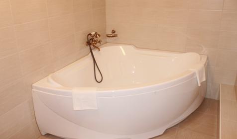 Номер Люкс-Премиум. Ресторанно-гостиничный комплекс Канцлер, г. Тихорецк