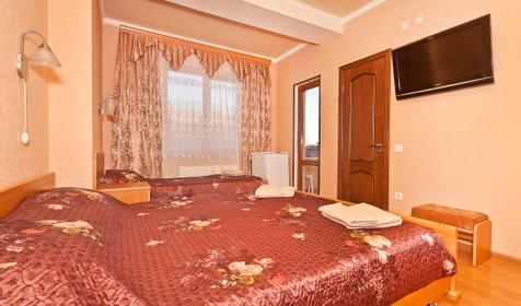 Трехместный номер Стандарт с балконом, гостевой дом Патио, г. Анапа