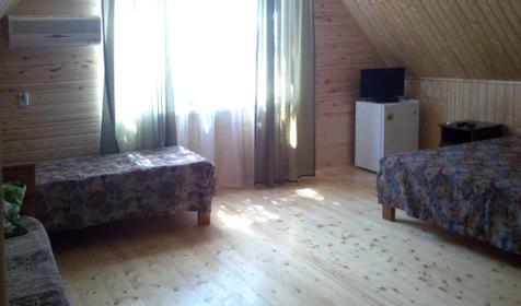 Однокомнатный трех-, четырехместный номер с удобствами, База отдыха Малый Утриш, г. Анапа, п. Малый Утриш