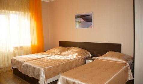 Трехместный номер с балконом