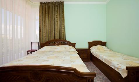 Трехместный номер. Гостевой дом Дельфин. Анапа. Витязево