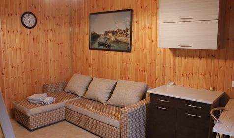 Шестиместный коттедж люкс. Частный гостевой дом "Поместье", Северский р-он, с Шабановское