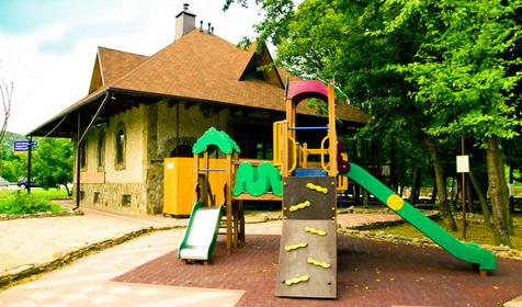 Кафе У Счатливого моста. Ресторанно-гостиничный комплекс Старый замок, г. Горячий Ключ