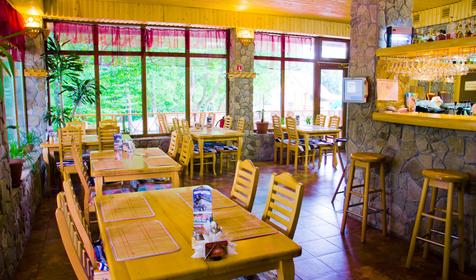 Кафе У Счатливого моста. Ресторанно-гостиничный комплекс Старый замок, г. Горячий Ключ