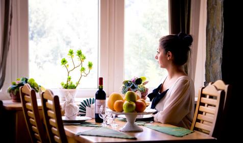 Зал ресторана. Ресторанно-гостиничный комплекс Очаровательная полянка, г. Горячий Ключ