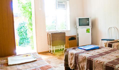 Трехместный эконом. База отдыха Дельфин, Темрюкский район, п. Пересыпь