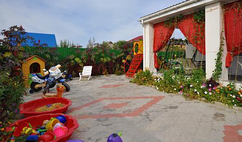 Детская площадка. Пансион Парадиз, Темрюкский район, п. Пересыпь