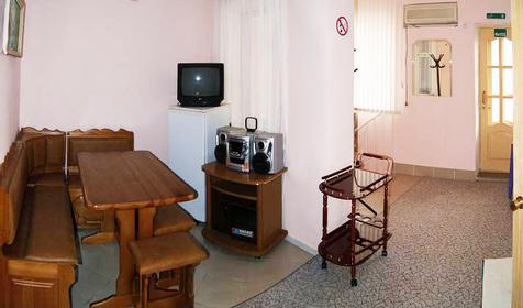 Трехкомнатный номер. Мини-гостиница приазовочка, г. Ейск