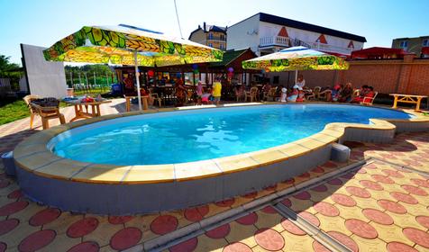 Бассейн. Гостевой дом АРТиКА, г. Анапа, п. Витязево